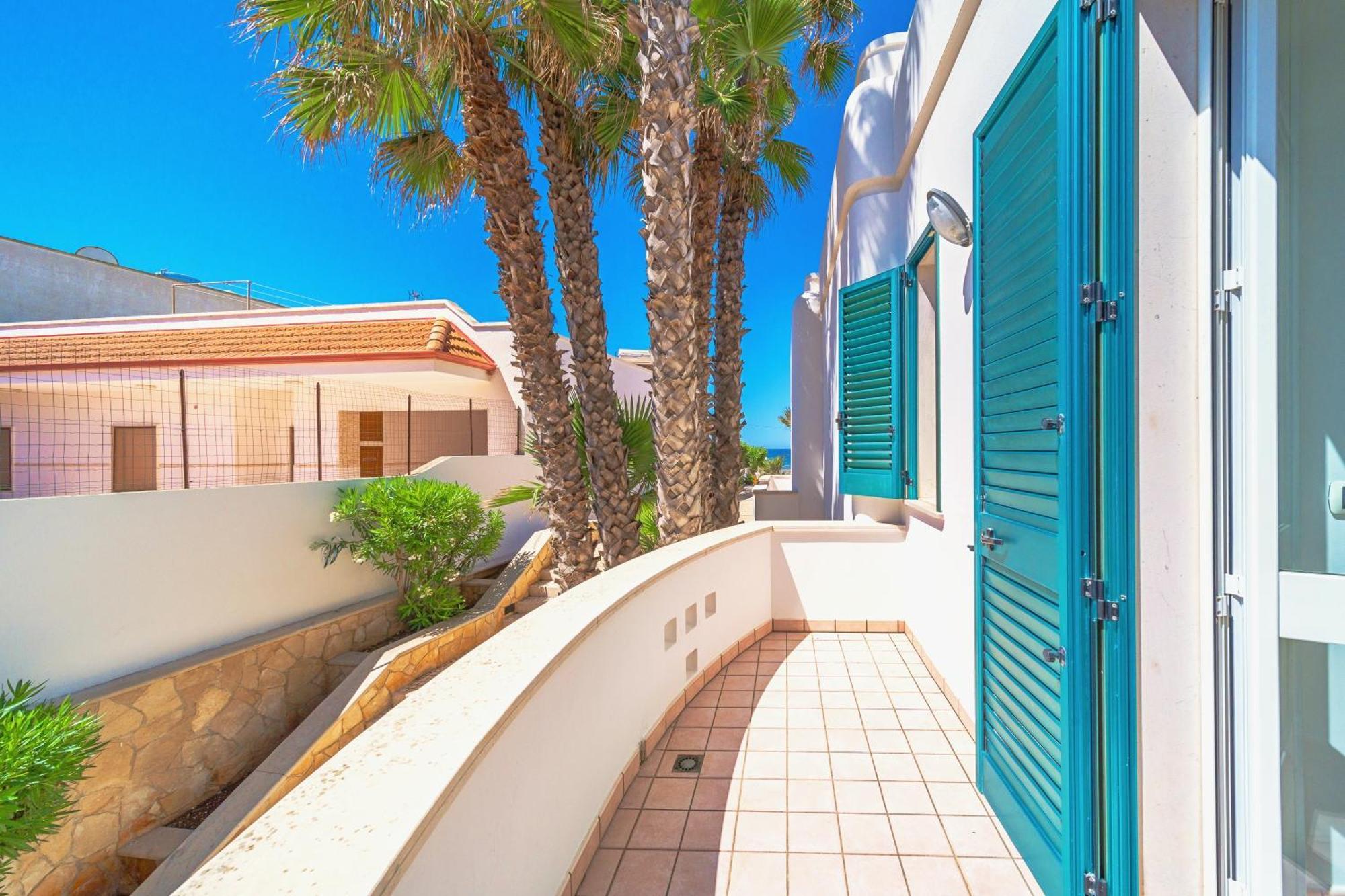 Residence Oasi Sul Mare Torre Suda Esterno foto