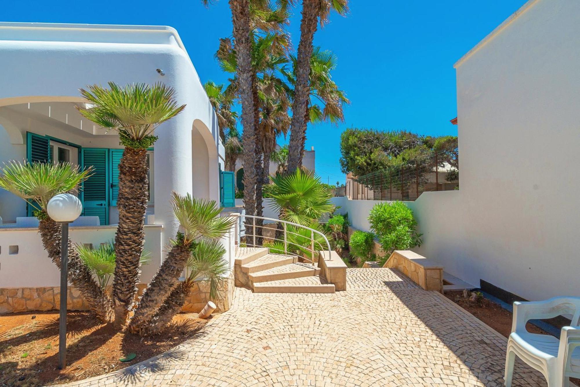 Residence Oasi Sul Mare Torre Suda Esterno foto