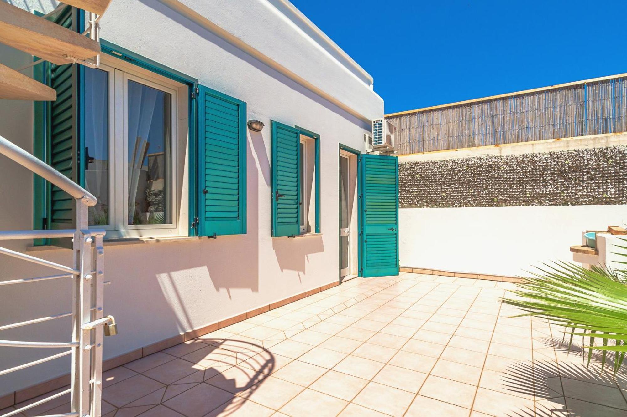 Residence Oasi Sul Mare Torre Suda Esterno foto