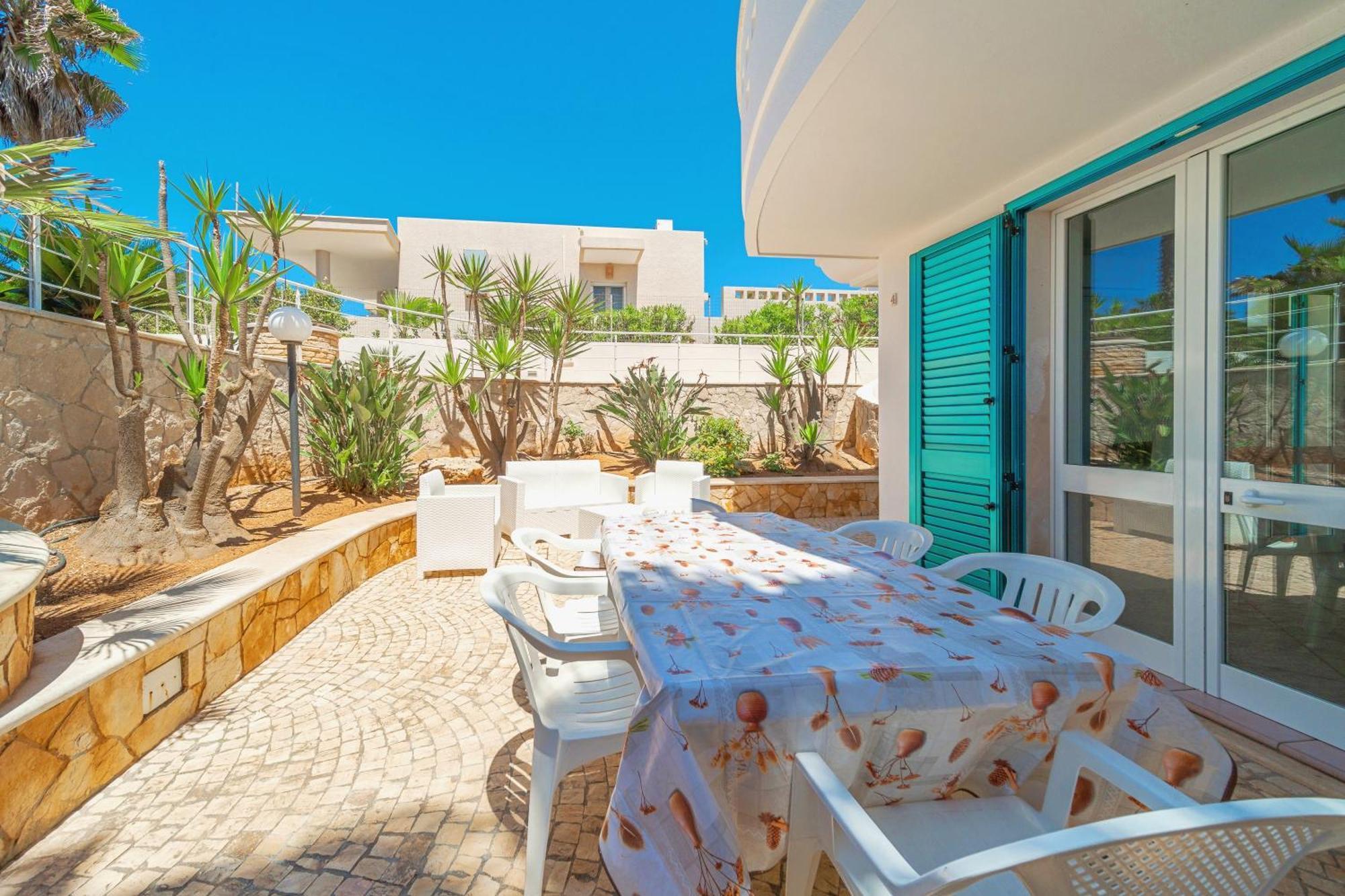 Residence Oasi Sul Mare Torre Suda Esterno foto