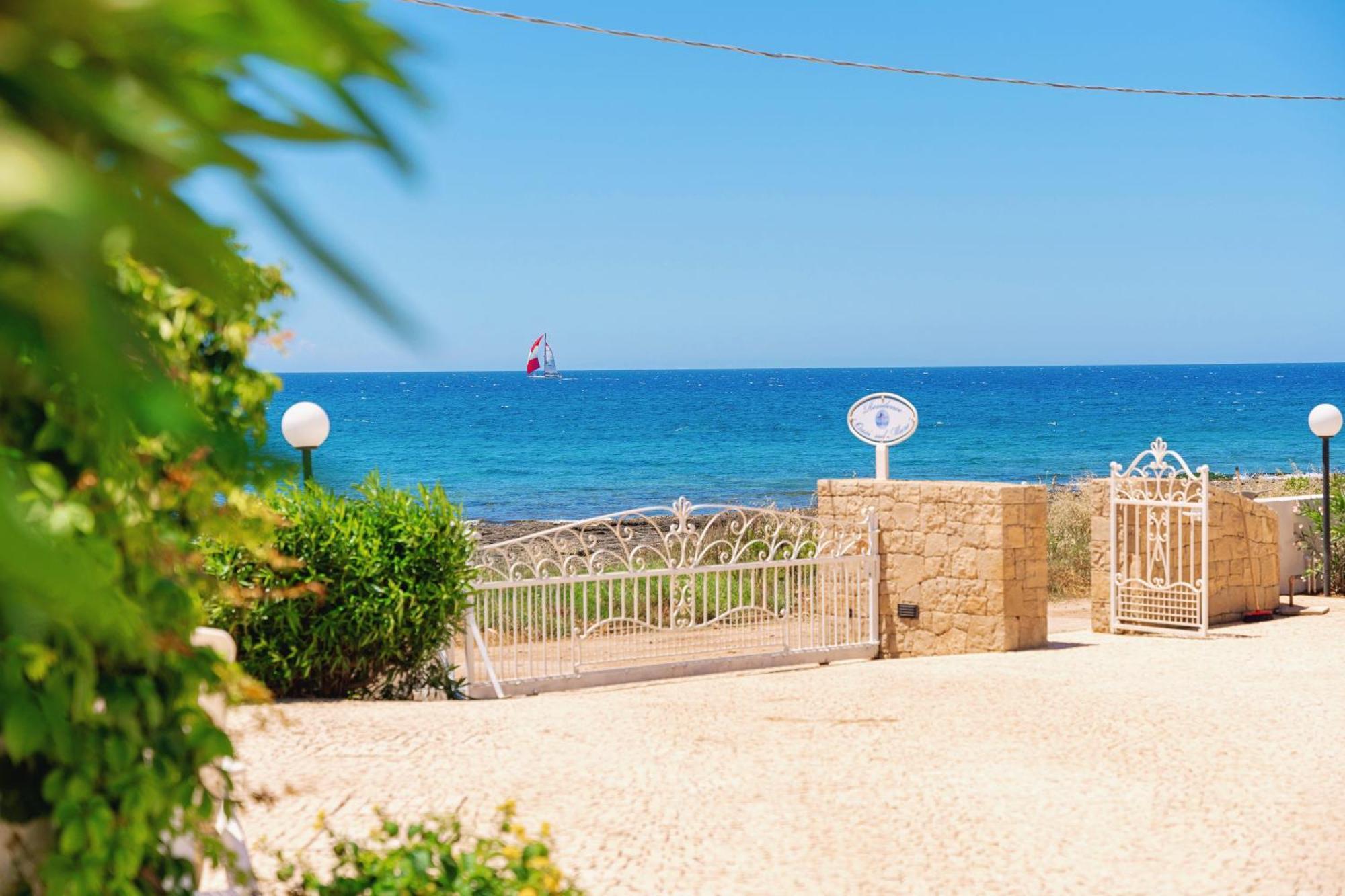 Residence Oasi Sul Mare Torre Suda Esterno foto